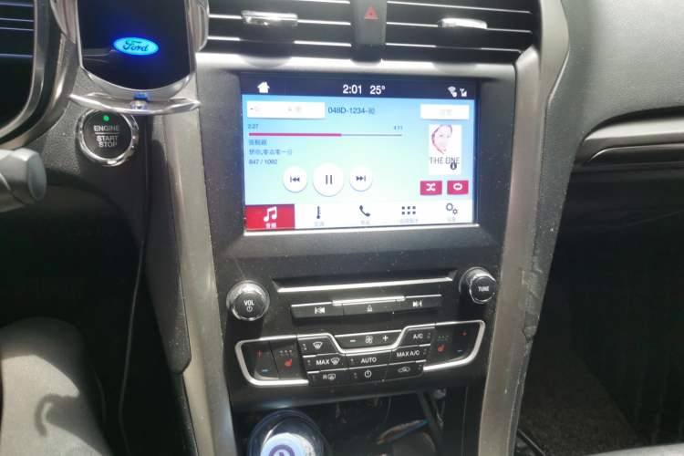 Used Ford Mondeo 2017 EcoBoost 180 Luxury Model Audio And AC Panel