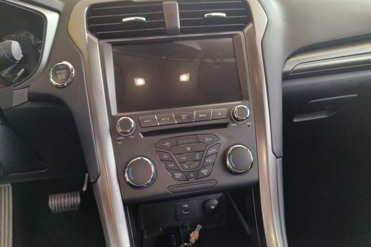 Used Ford Mondeo 2017 EcoBoost 180 Stylish Model Audio And AC Panel