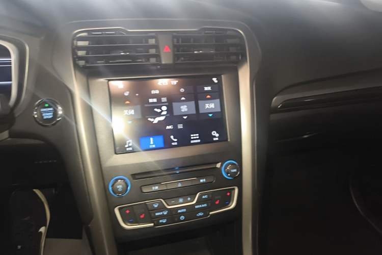 Used Ford Mondeo 2017 Restyled EcoBoost 180 Luxury Version Audio And AC Panel