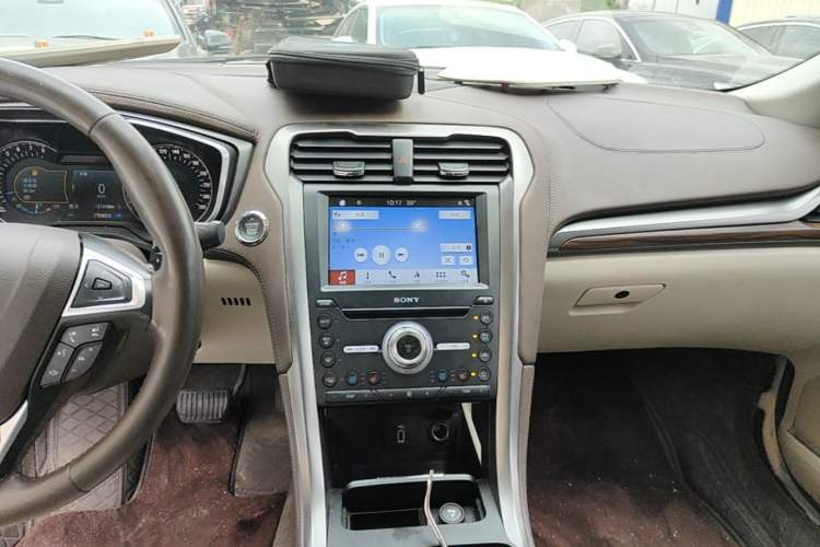 Used Ford Mondeo 2017 EcoBoost 245 Flagship Model Audio And AC Panel