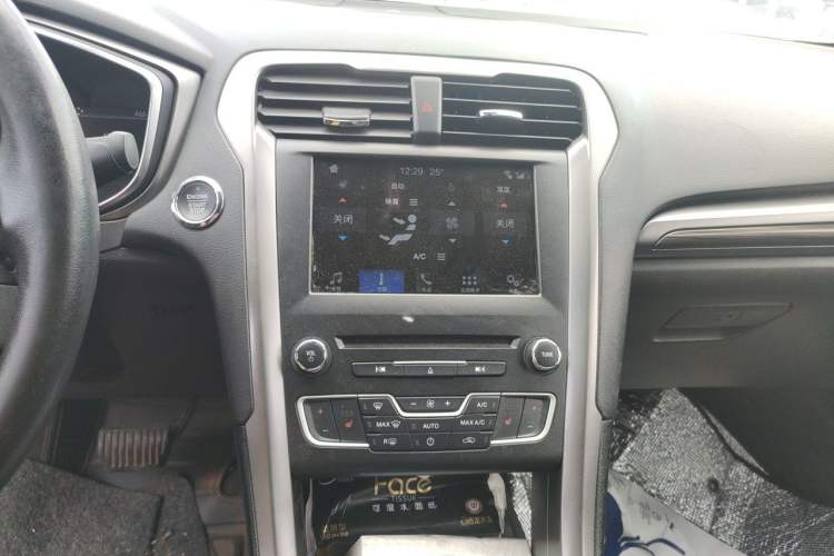 Used Ford Mondeo 2017 Facelifted EcoBoost 200 Luxury Version Audio And AC Panel