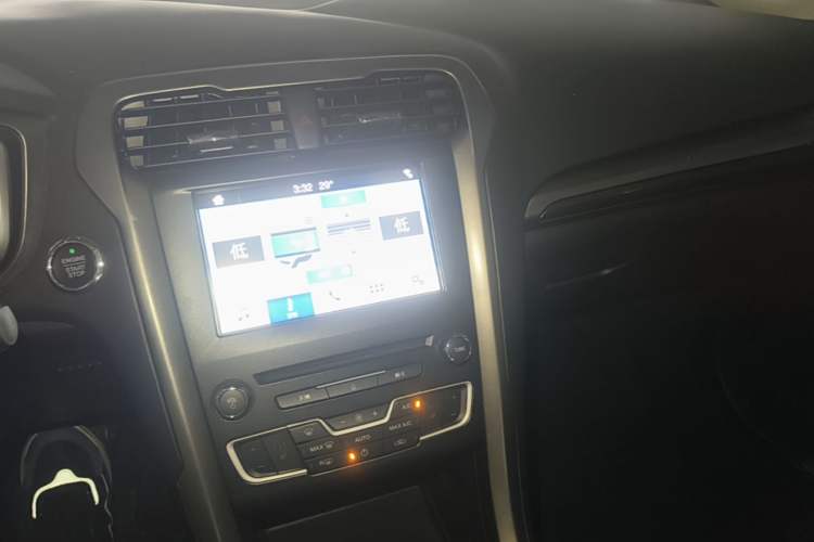 Used Ford Mondeo 2017 Restyled EcoBoost 180 Luxury Version Audio And AC Panel