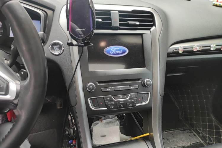 Used Ford Mondeo 2017 EcoBoost 200 Luxury Model Audio And AC Panel