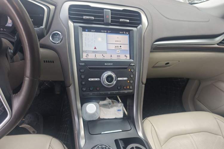 Used Ford Mondeo 2017 2.0L HEV ZhiZun Flagship Version Audio And AC Panel
