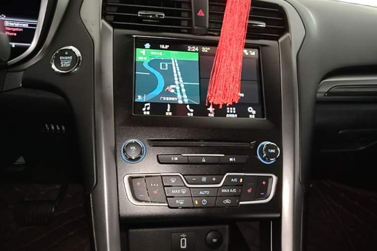 Used Ford Mondeo 2017 EcoBoost 180 Luxury Model Audio And AC Panel