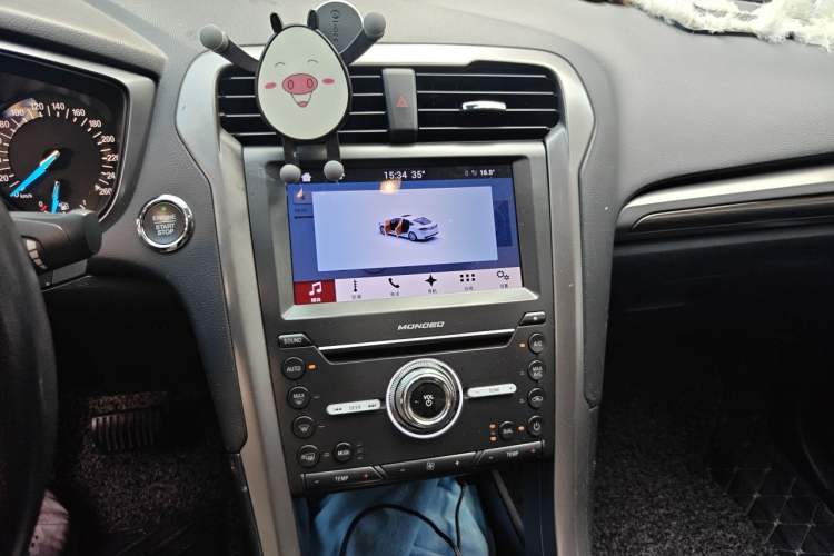 Used Ford Mondeo 2017 EcoBoost 180 Stylish Model Audio And AC Panel