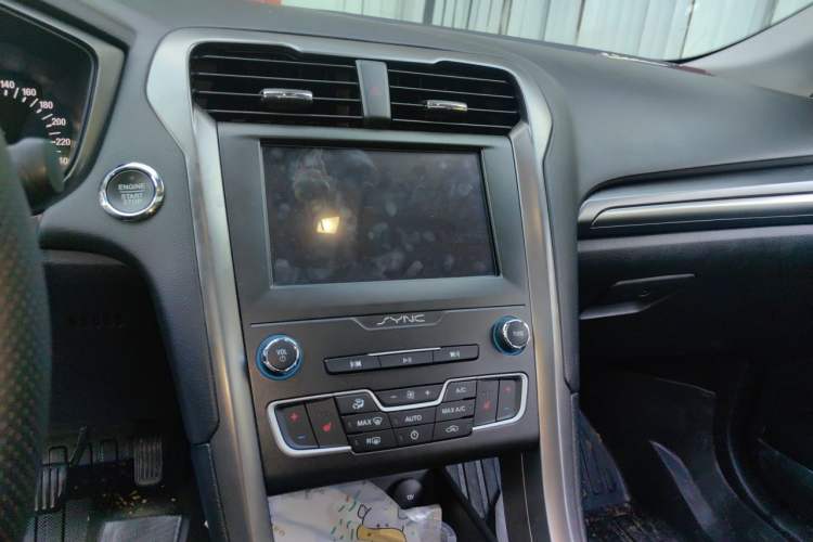 Used Ford Mondeo 2017 EcoBoost 180 Stylish Model Audio And AC Panel