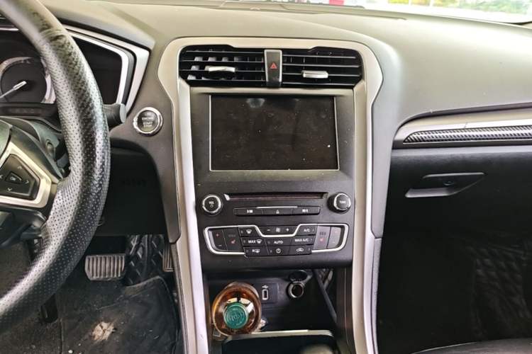 Used Ford Mondeo 2017 EcoBoost 180 Luxury Model Audio And AC Panel