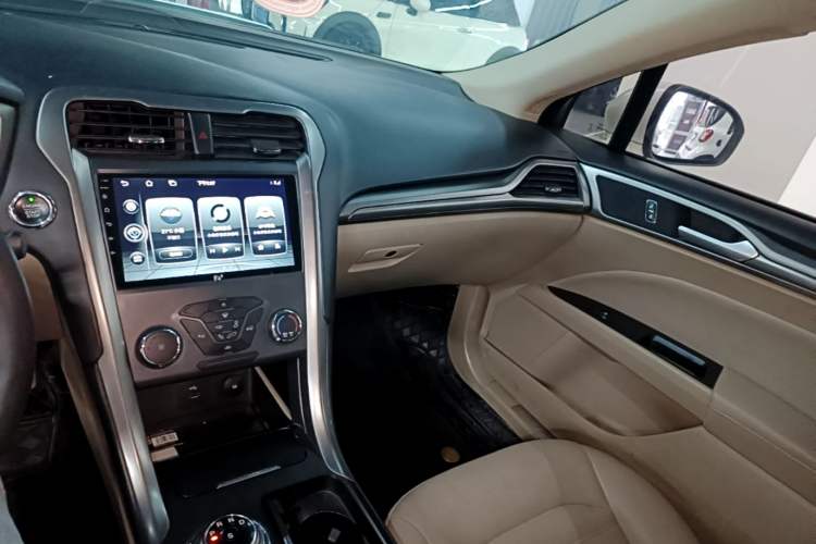 Used Ford Mondeo 2017 EcoBoost 180 Comfort Model Audio And AC Panel
