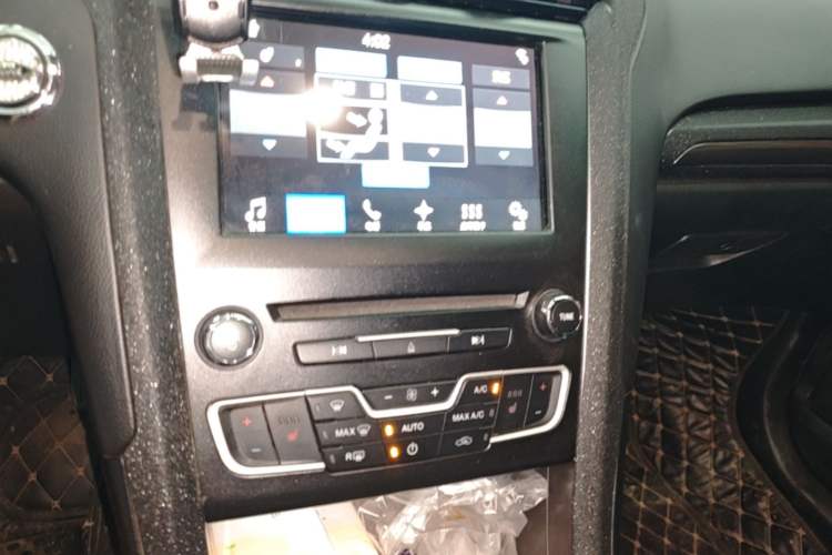 Used Ford Mondeo 2017 EcoBoost 180 Luxury Model Audio And AC Panel