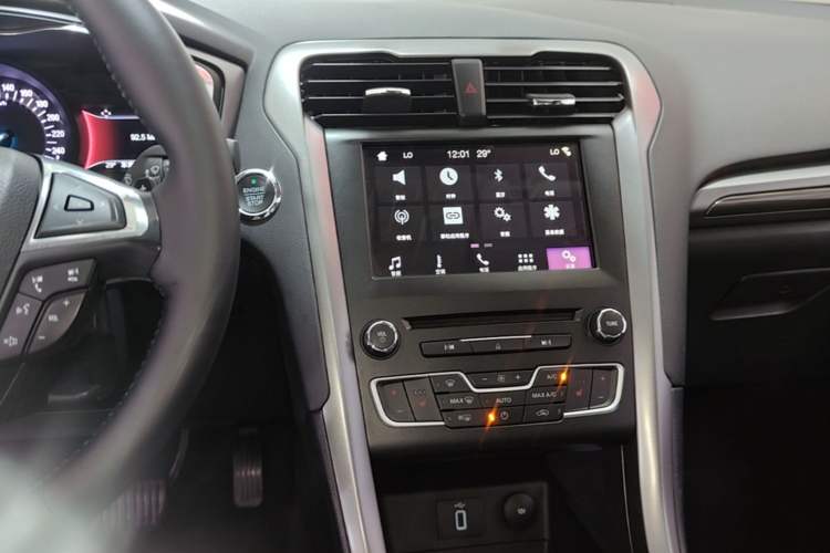 Used Ford Mondeo 2017 EcoBoost 180 Luxury Model Audio And AC Panel