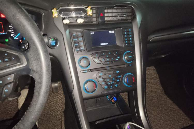 Used Ford Mondeo 2017 EcoBoost 180 Stylish Model Audio And AC Panel