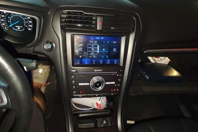 Used Ford Mondeo 2017 EcoBoost 245 Luxury Sport Model Audio And AC Panel