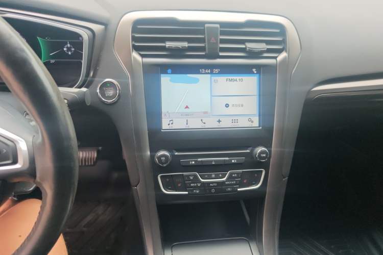 Used Ford Mondeo 2017 EcoBoost 200 Luxury Model Audio And AC Panel