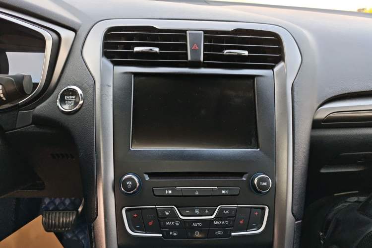 Used Ford Mondeo 2017 EcoBoost 180 Luxury Model Audio And AC Panel