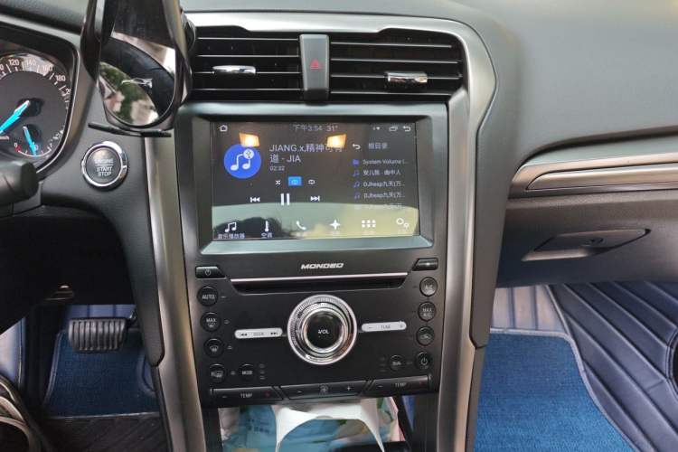 Used Ford Mondeo 2017 EcoBoost 180 Stylish Model Audio And AC Panel