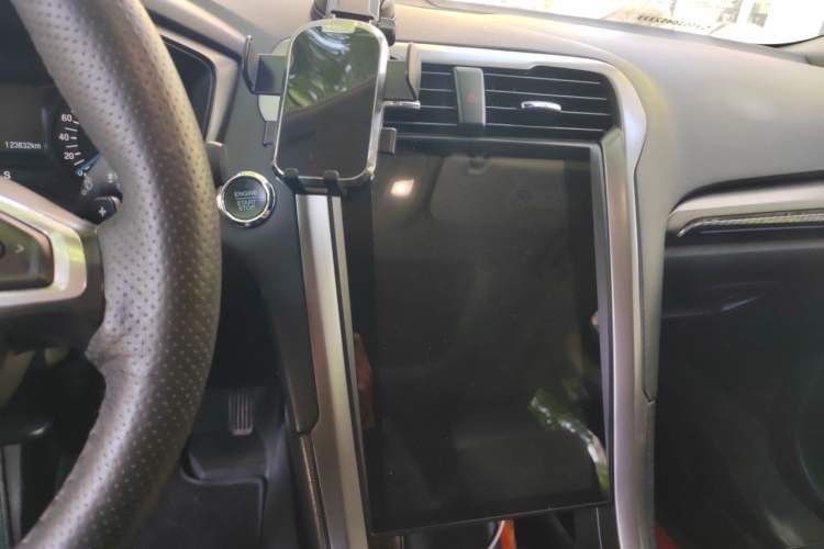 Used Ford Mondeo 2017 EcoBoost 180 Stylish Model Audio And AC Panel