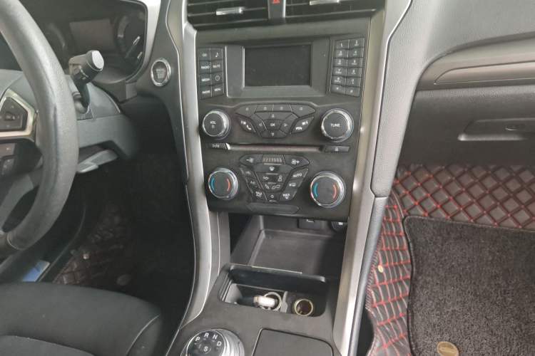 Used Ford Mondeo 2017 EcoBoost 180 Stylish Model Audio And AC Panel