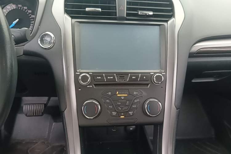 Used Ford Mondeo 2017 EcoBoost 180 Stylish Model Audio And AC Panel