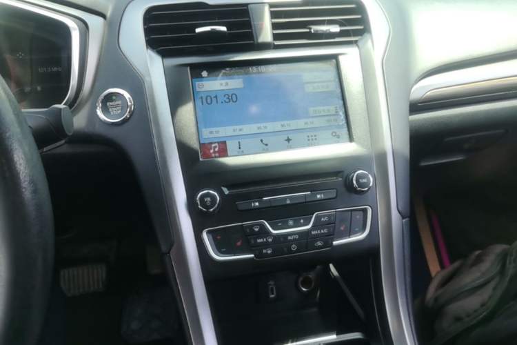Used Ford Mondeo 2017 EcoBoost 180 Luxury Model Audio And AC Panel