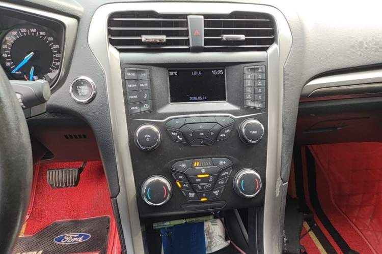 Used Ford Mondeo 2017 Facelifted EcoBoost 180 Fashion Edition Audio And AC Panel