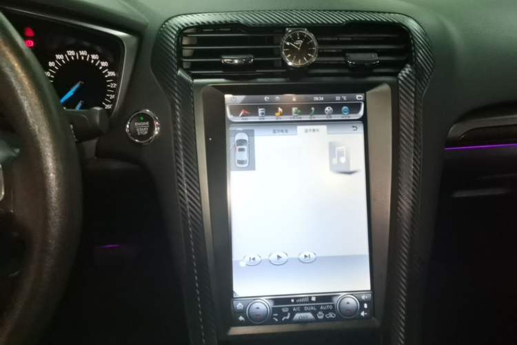 Used Ford Mondeo 2017 Restyled EcoBoost 200 Fashion Edition Audio And AC Panel