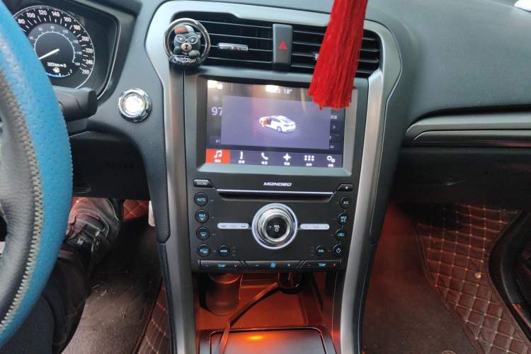Used Ford Mondeo 2017 EcoBoost 180 Stylish Model Audio And AC Panel