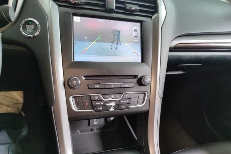Used Ford Mondeo 2017 Restyled EcoBoost 180 Luxury Version Audio And AC Panel