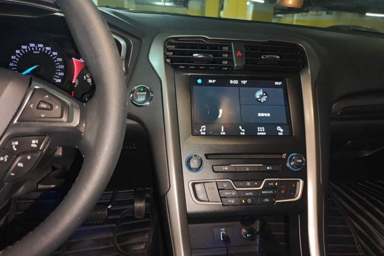 Used Ford Mondeo 2017 EcoBoost 180 Luxury Model Audio And AC Panel