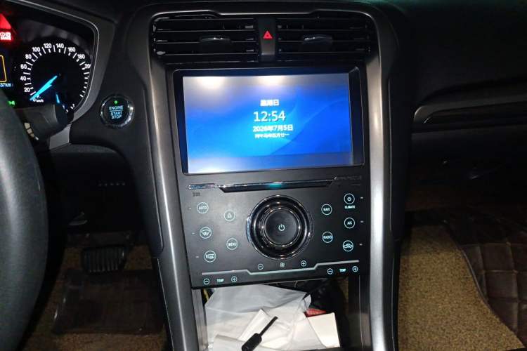Used Ford Mondeo 2017 EcoBoost 200 Stylish Model Audio And AC Panel