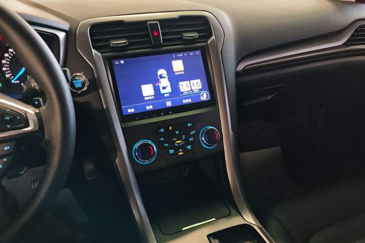 Used Ford Mondeo 2017 EcoBoost 180 Stylish Model Audio And AC Panel