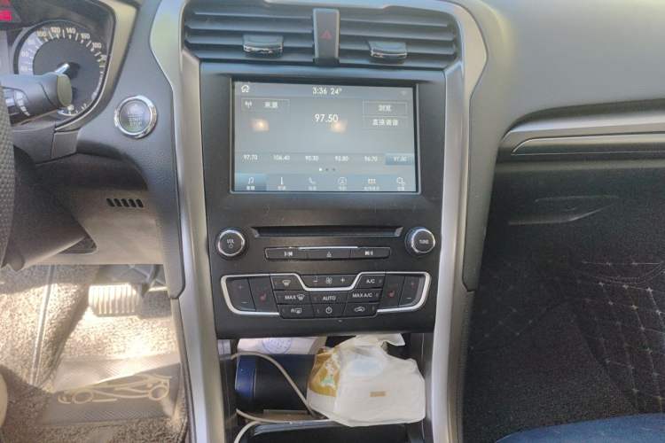 Used Ford Mondeo 2017 EcoBoost 180 Stylish Model Audio And AC Panel