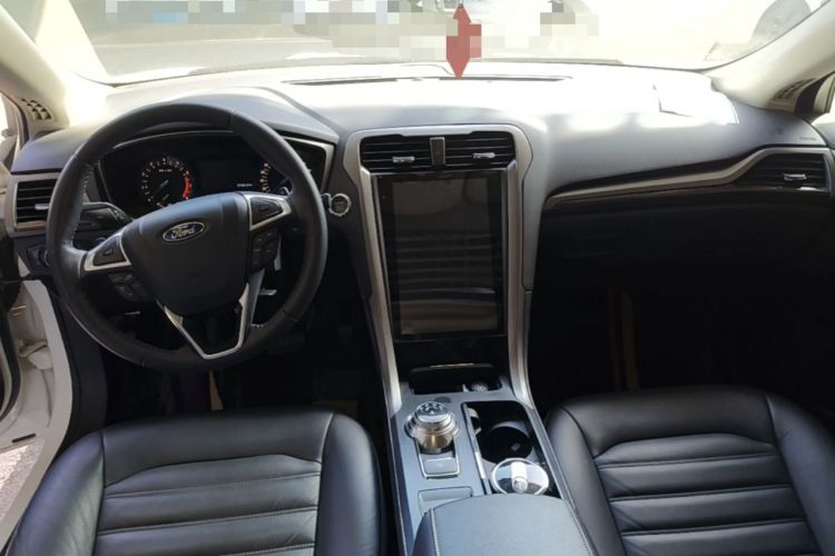 Used Ford Mondeo 2017 EcoBoost 180 Stylish Model Center Console