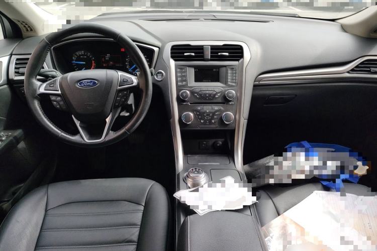 Used Ford Mondeo 2017 EcoBoost 180 Stylish Model Center Console