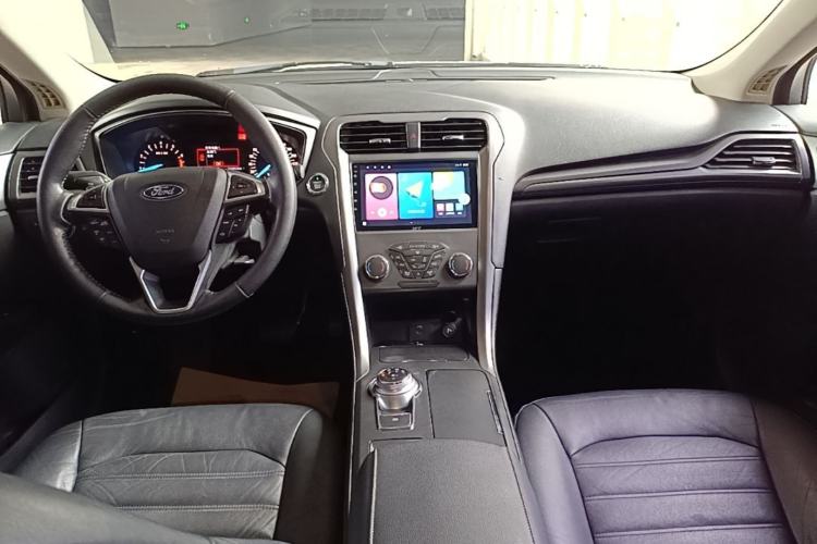 Used Ford Mondeo 2017 EcoBoost 180 Stylish Model Center Console
