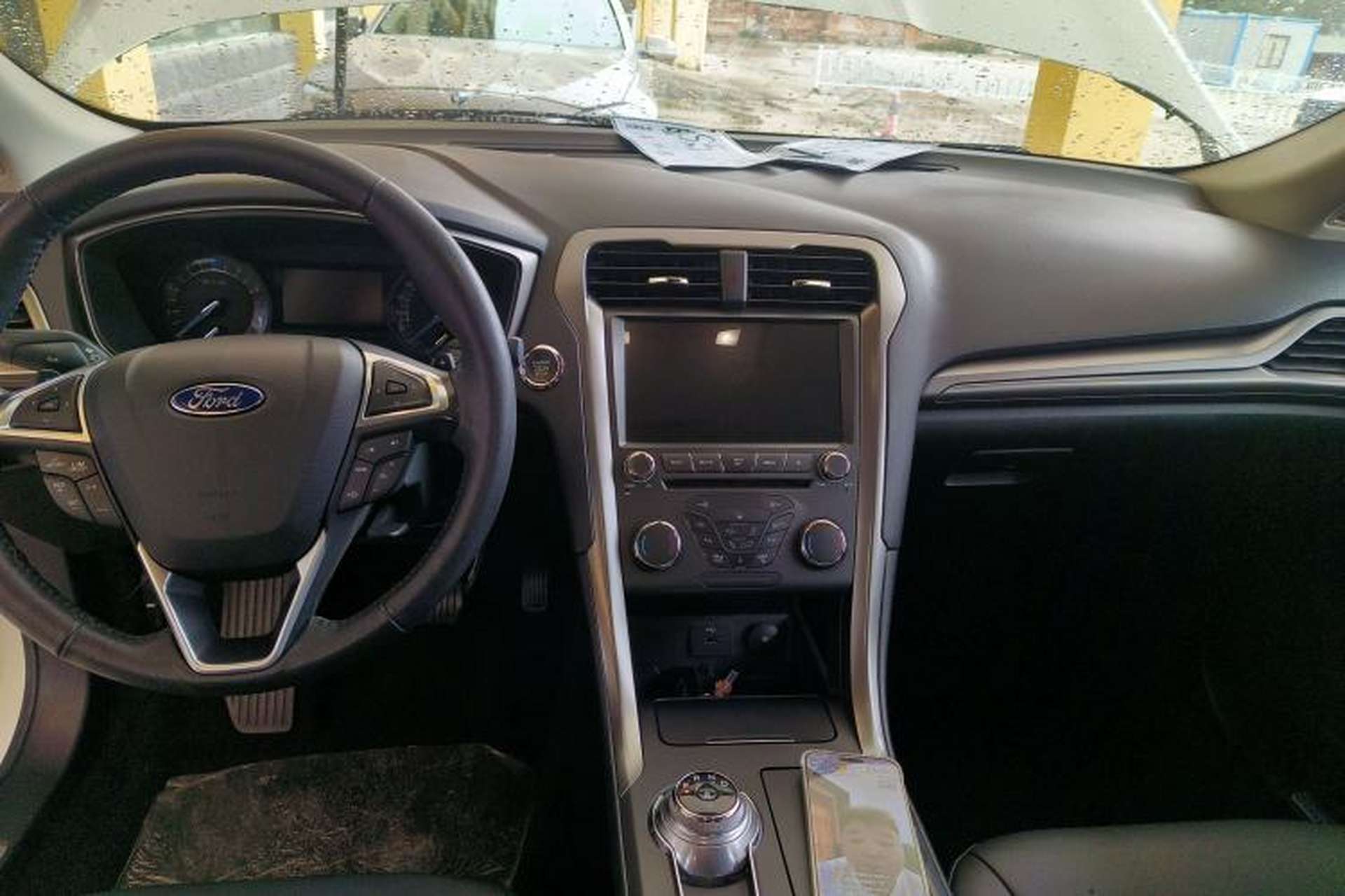 Used Ford Mondeo 2017 EcoBoost 180 Stylish Model Center Console