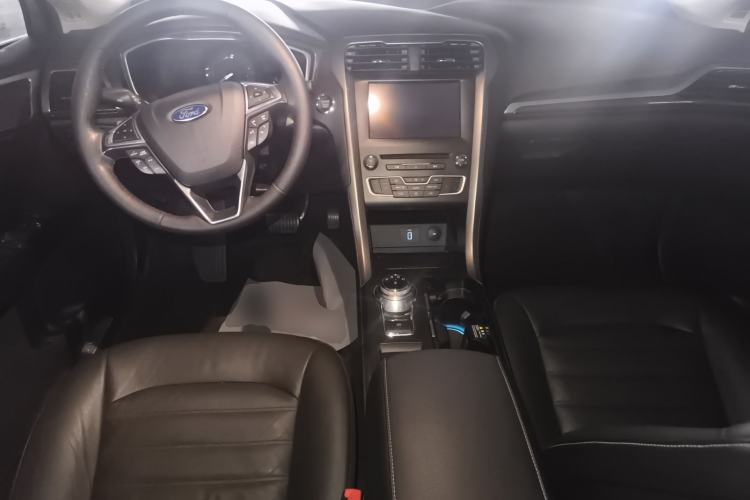 Used Ford Mondeo 2017 Restyled EcoBoost 180 Luxury Version Center Console
