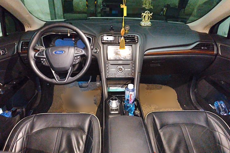 Used Ford Mondeo 2017 EcoBoost 245 Flagship Model Center Console