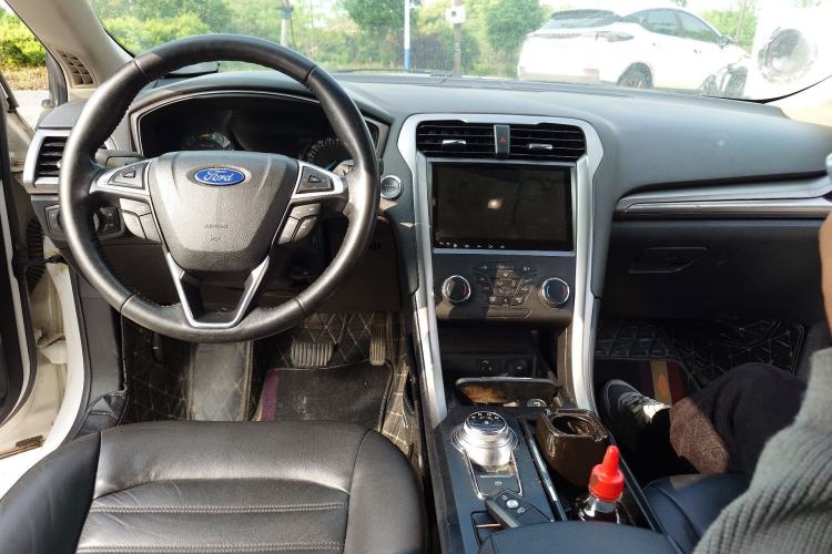 Used Ford Mondeo 2017 Facelifted EcoBoost 180 Fashion Edition Center Console
