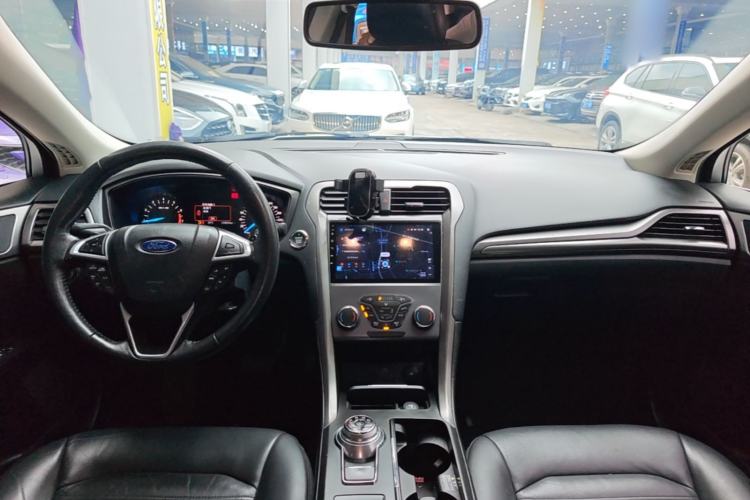 Used Ford Mondeo 2017 EcoBoost 200 Stylish Model Center Console