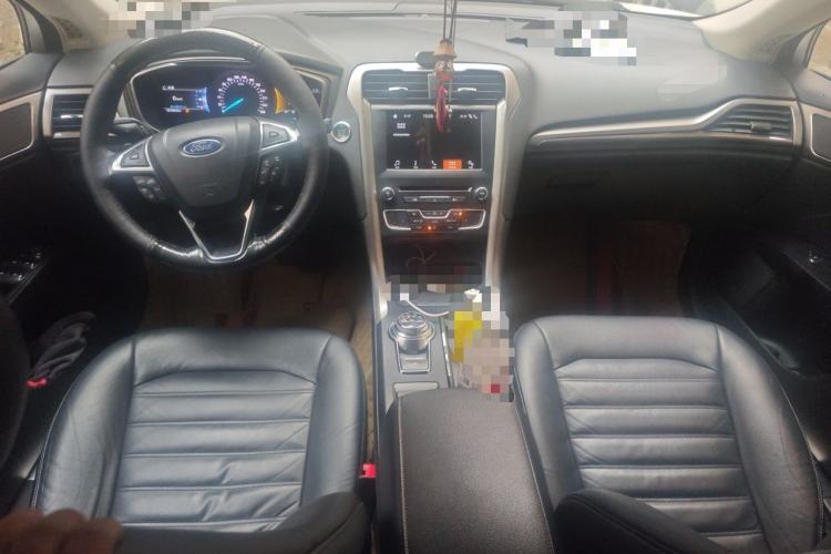 Used Ford Mondeo 2017 EcoBoost 180 Luxury Model Center Console