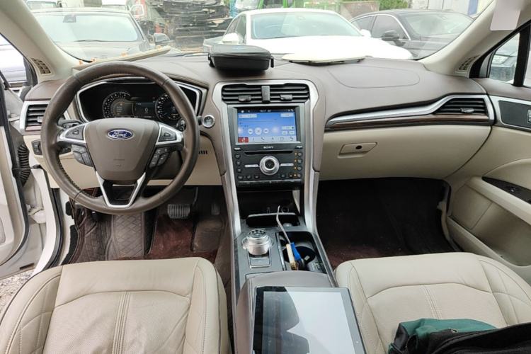 Used Ford Mondeo 2017 EcoBoost 245 Flagship Model Center Console
