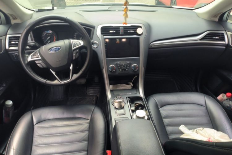 Used Ford Mondeo 2017 EcoBoost 180 Stylish Model Center Console