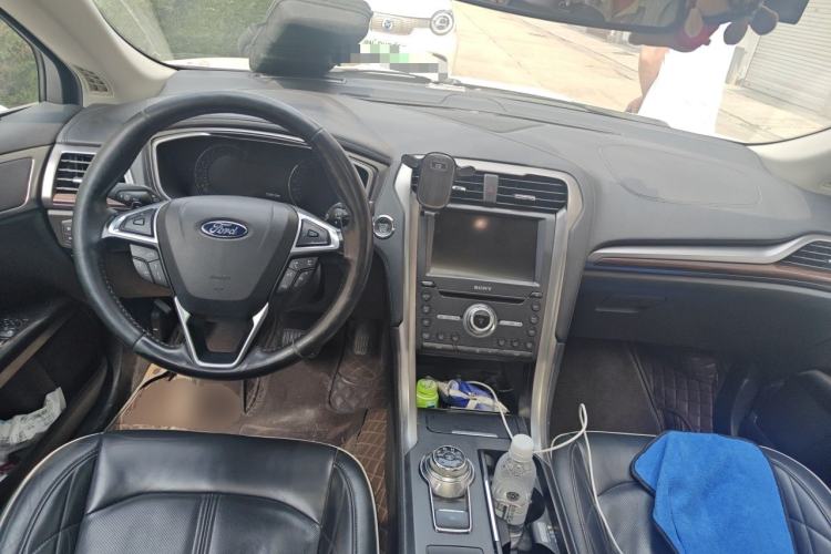 Used Ford Mondeo 2017 EcoBoost 245 Flagship Model Center Console