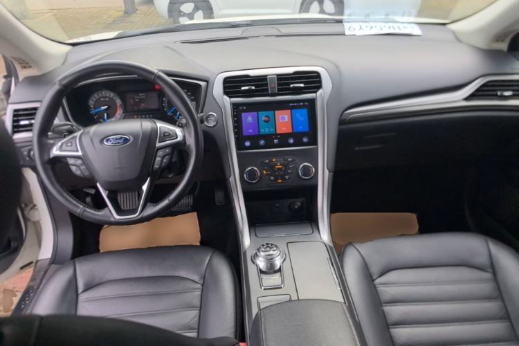 Used Ford Mondeo 2017 EcoBoost 200 Stylish Model Center Console