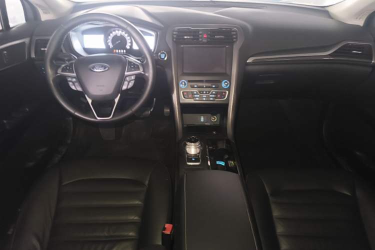 Used Ford Mondeo 2017 Restyled EcoBoost 180 Luxury Version Center Console