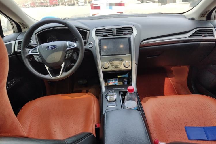 Used Ford Mondeo 2017 EcoBoost 180 Stylish Model Center Console
