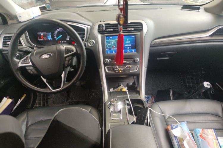 Used Ford Mondeo 2017 EcoBoost 180 Luxury Model Center Console