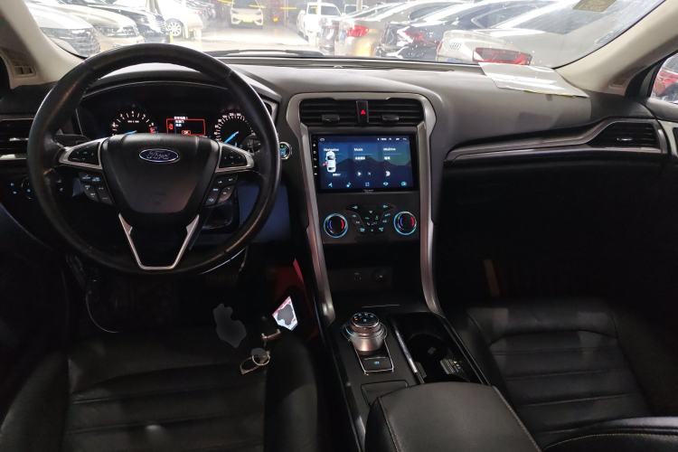 Used Ford Mondeo 2017 EcoBoost 180 Stylish Model Center Console