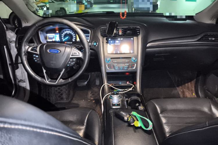 Used Ford Mondeo 2017 EcoBoost 200 Luxury Model Center Console